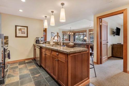 Three-Bedroom Apartment with Balcony image 6