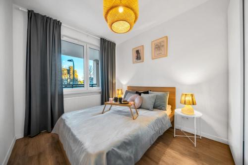 Warsaw Airport Apt - Balcony, Parking, Bus nearby - by Rentujemy, Warsaw
