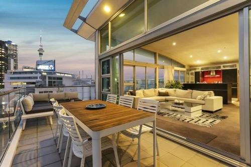 Sunbathed Penthouse With Spectacular Harbour Views, Auckland (fotografie 3)