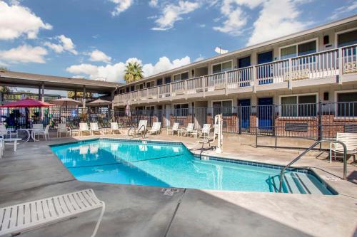 Best Western Shadow Inn - main image