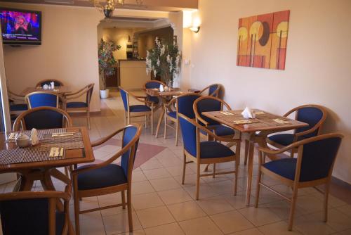 Fani Hotel - image 4