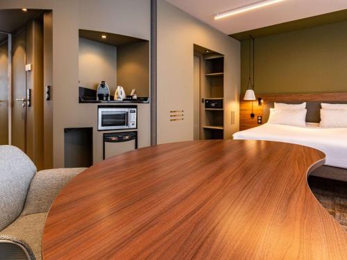Superior Suite with One King Bed and Two SingleBeds