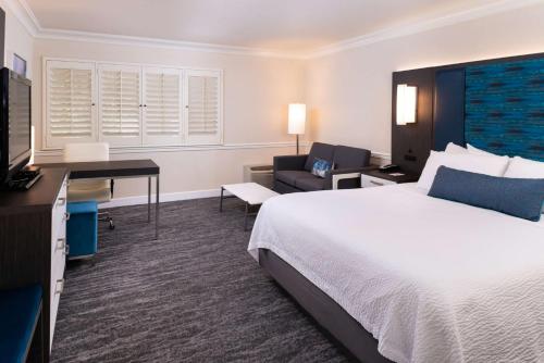 Best Western Plus Novato Oaks Inn Room Type - Executive King Room - Non Smoking 