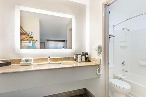 Best Western Marina State Beach - image 9