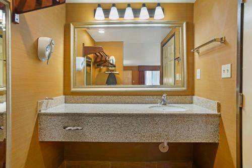 Best Western Exeter Inn & Suites - 화장실