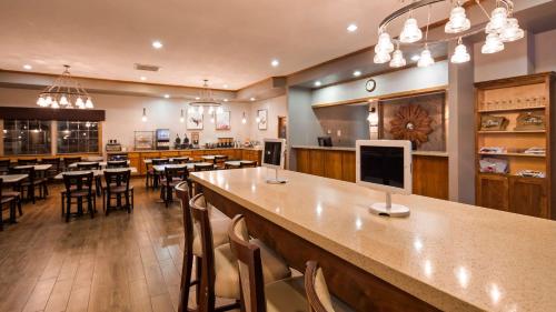Best Western Buffalo Ridge Inn Near Mt Rushmore - image 7