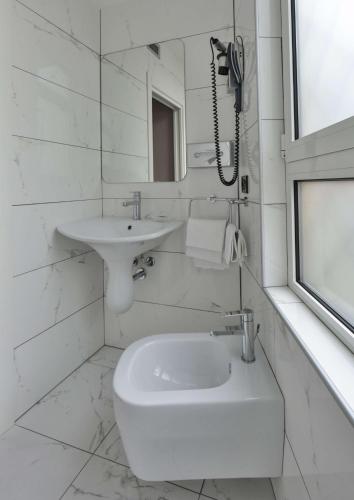 Best Western Madison Hotel - image 4