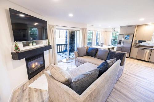 Modern 2bed-2bath Deer Valley 2 min from Jordanelle Gondola Entrance Modern 2bed-2bath Deer Valley 2 min from Jordanelle Gondola Entrance