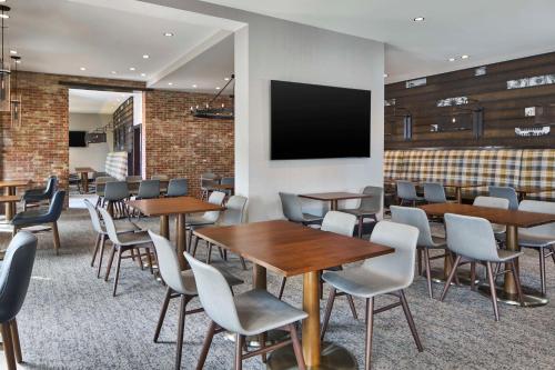 萨凡纳历史区霍姆/滨河伍德套房酒店 萨凡纳历史区霍姆/滨河伍德套房酒店