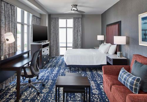 Homewood Suites by Hilton Savannah Historic District/Riverfront near The Waving Girl Statue