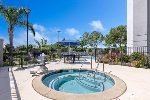 Hampton Inn & Suites Yuba City - image 9