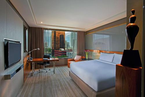 room detail thumbnail 1