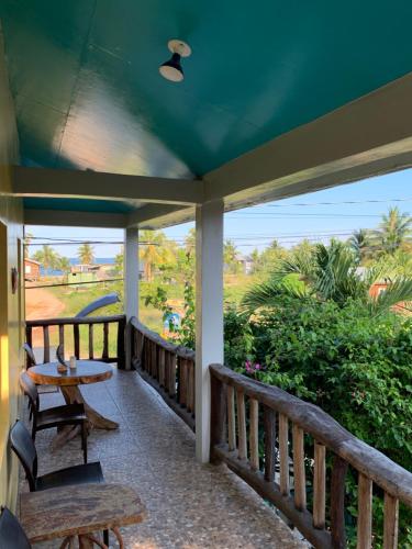Skats, All Seasons Belize in Hopkinsa
