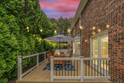 5BD Group Retreat, Pool, FirePit, Basketball, Ping Pong in High Point, USA