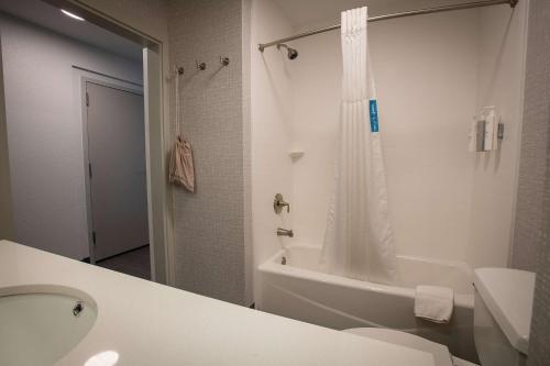 Hampton Inn Seaford - image 12