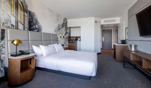 1 queen bed