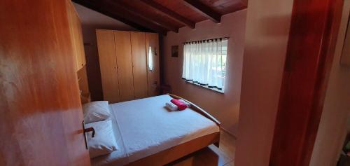 One-Bedroom Apartment image 4