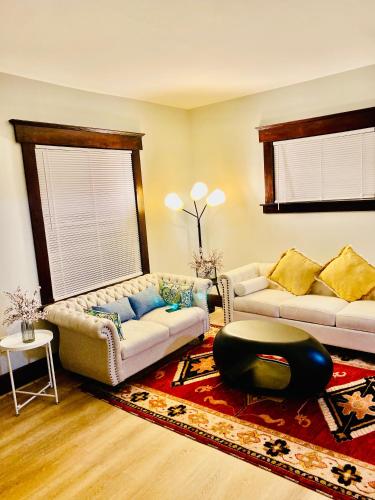 Covington KY Entire House 5 Beds 3 Bedrooms 2 bathrooms with available parking in Covington, USA