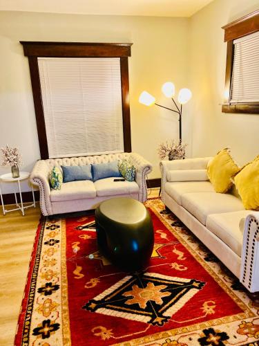 Covington KY Entire House 5 Beds 3 Bedrooms 2 bathrooms with available parking in Covington, USA