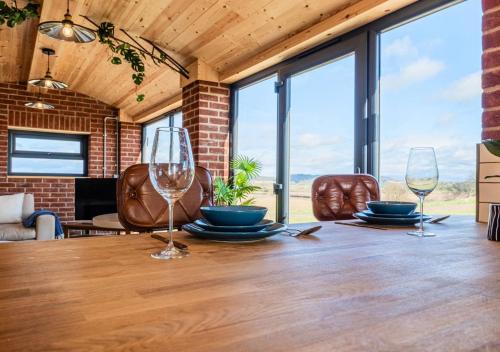 Brick Barn - Luxury Barn Conversion by River Avon in Cropthorne