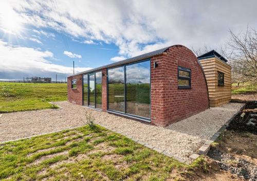 Brick Barn - Luxury Barn Conversion by River Avon in Cropthorne