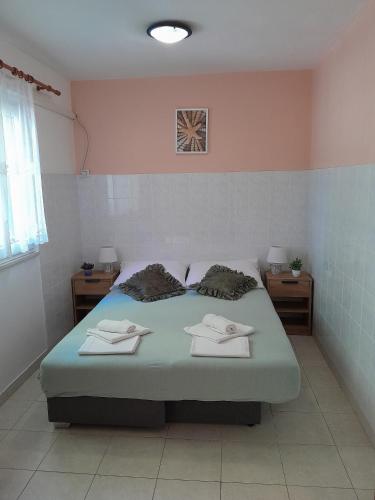 Apartments by the sea Mudri Dolac Hvar - 4042 - image 11