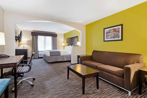 Best Western Magnolia Inn and Suites in Ladson, USA