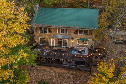 Mountain View, Secluded Lodge, Forest Escape in Leicester, USA