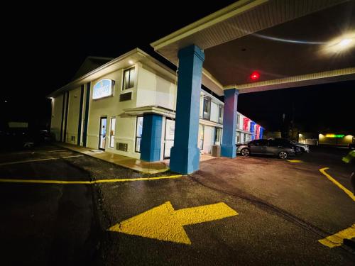 Express Inn & Suites Junction City - image 14