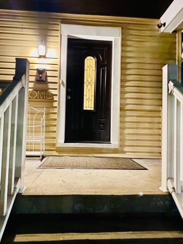 Covington KY Entire House 5 Beds 3 Bedrooms 2 bathrooms with available parking in Covington, USA
