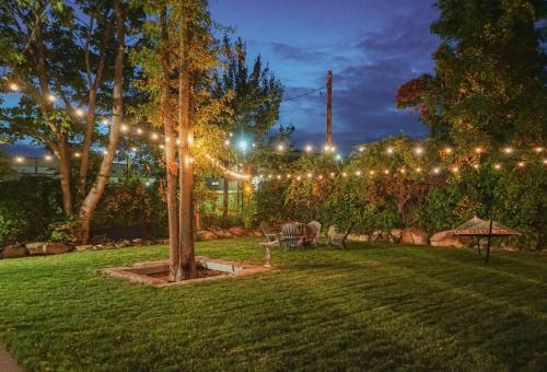 Relax and Explore, Family Friendly Home Near Boston in Brockton, USA