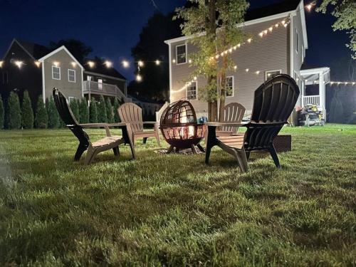 Relax and Explore, Family Friendly Home Near Boston in Brockton, USA