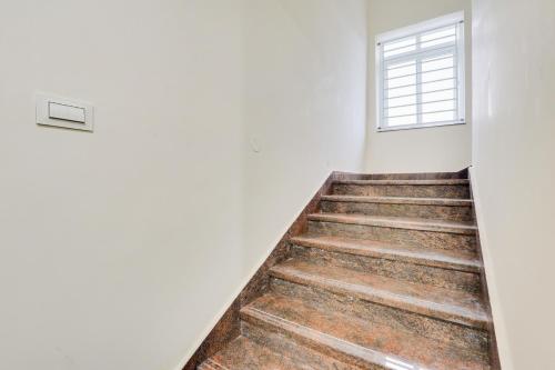 Super Townhouse Sri Nirvana Grand - 로비
