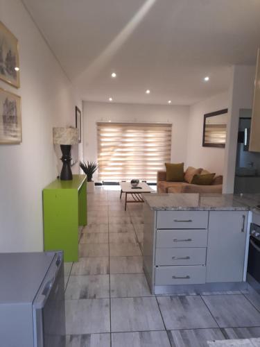 No 4 on Cladon # Jadde Apartments, Chartwell (foto 8)