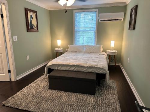 Riverfront Retreat Cozy 2-Bedroom by the Water in Ponchatoula, USA