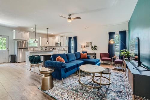 3BR Luxury Home near Uptown King Bed Workspace in Charlotte, USA