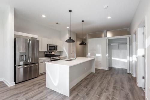 New Built Apartment Sleeps 8