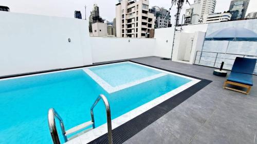Entire house - 7A-Lovely 2 Bedrooms 3 Bathrooms - image 12