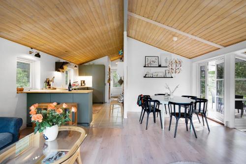 ทัศนียภาพภายนอกโรงแรม, Cozy Split-Level Holiday Home In Handrup Hills in คราเคร์