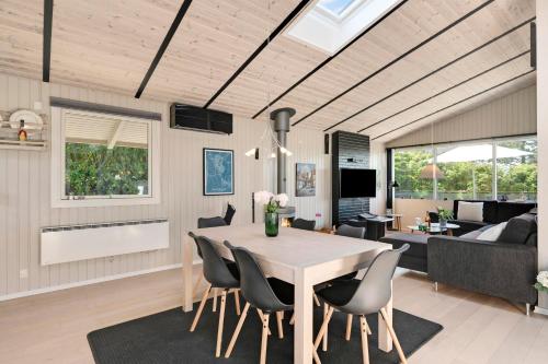 المنظر الخارجي, Newly Renovated Holiday Home Near Ebeltoft With Swing Set in Ebeltoft