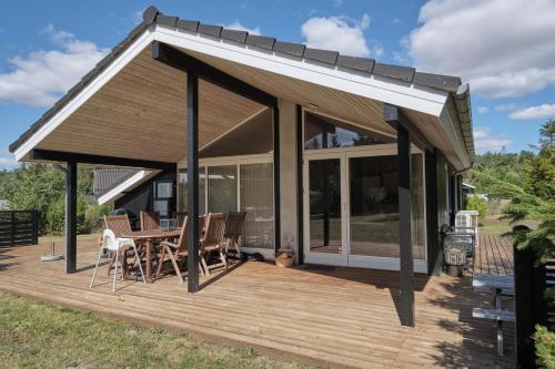 Three-Bedroom Holiday Home  room in Awesome Home In Ebeltoft With 3 Bedrooms Sauna And Wifi