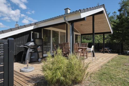 Three-Bedroom Holiday Home  image 7