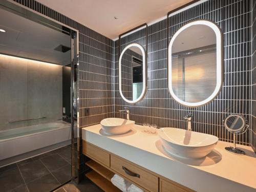 room detail thumbnail 2