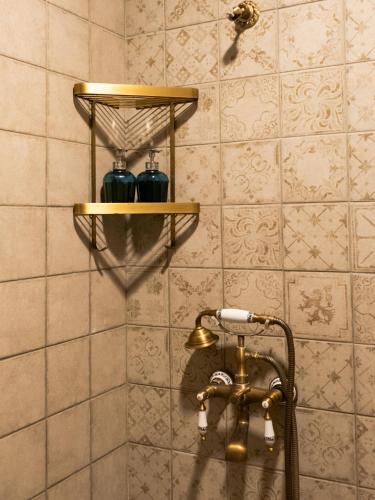 Double Room with Private Bathroom image 7
