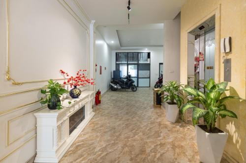 Royal Hotel Thanh Trì in Ha Dong