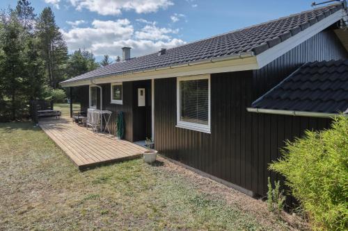 Three-Bedroom Holiday Home  image 2
