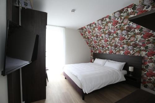 1 queen bed