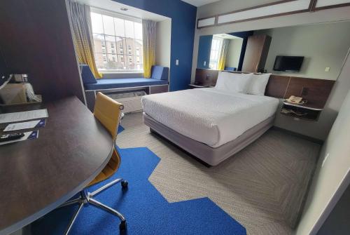 Microtel Inn & Suites by Wyndham Bluffs - image 11