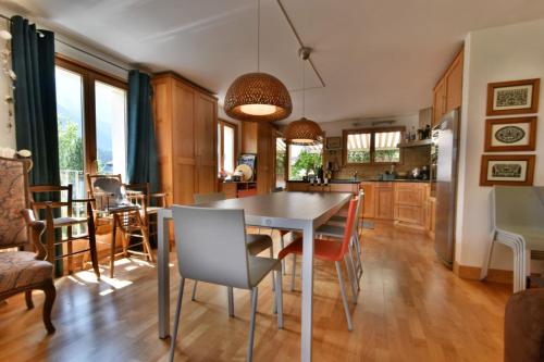 7 nains appt in Champéry, Schweiz