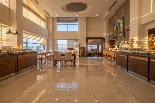 餐廳, 帕瑞酒店 (Parion Hotel) in 伊斯梅特帕薩
